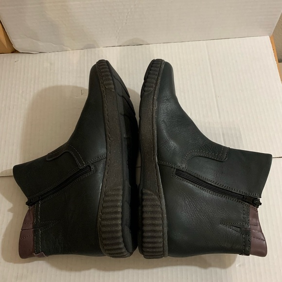 New Clarks Women's Magnolia Haley Black Leather Booties Size 9 - Picture 5 of 9